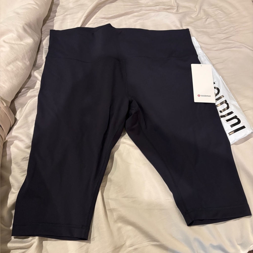 Lululemon - Picture 3 of 8